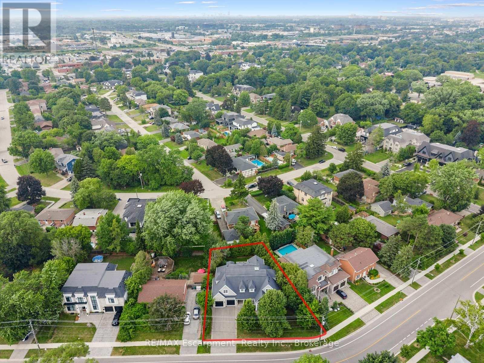 1077 Bridge Road, Oakville, Ontario  L6L 2B6 - Photo 49 - W13598106
