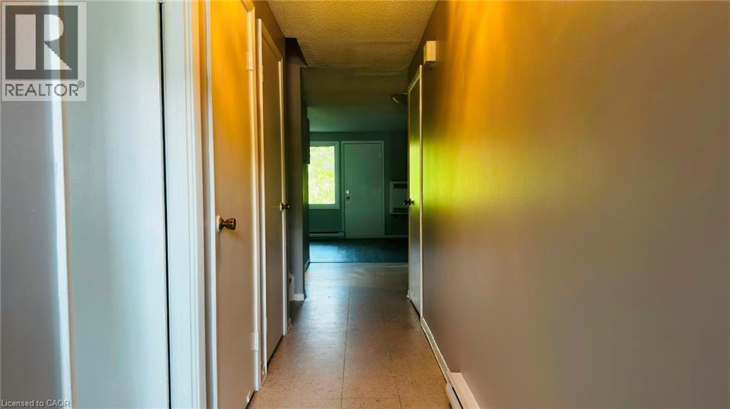 1200 Courtland Avenue E Unit# 9, Kitchener, Ontario  N2C 1K7 - Photo 2 - 40854425