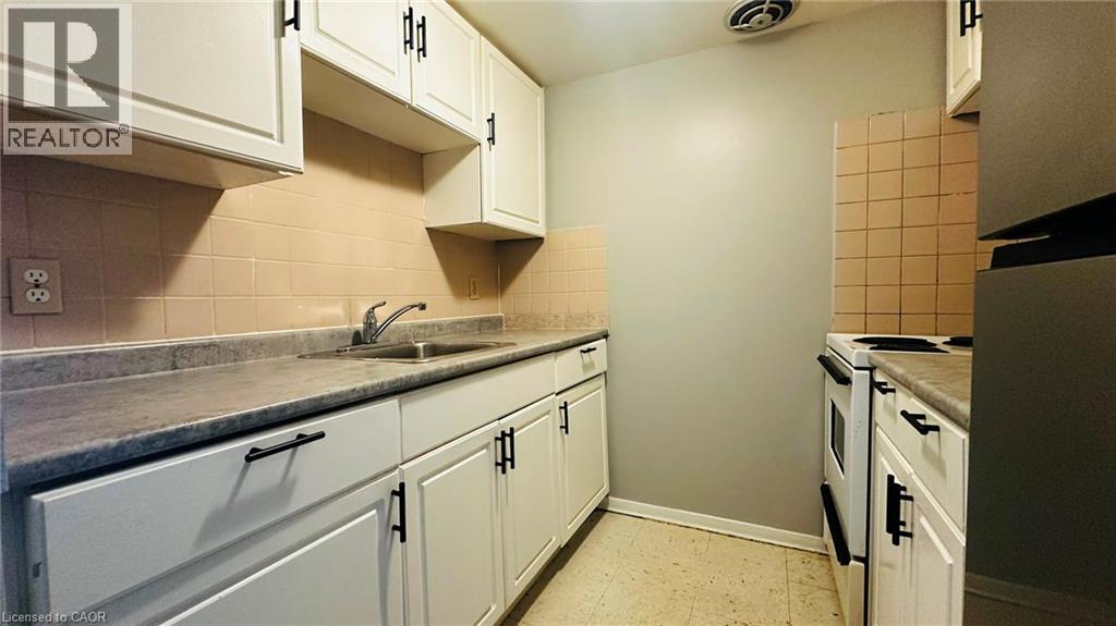 1200 Courtland Avenue E Unit# 9, Kitchener, Ontario  N2C 1K7 - Photo 9 - 40854425
