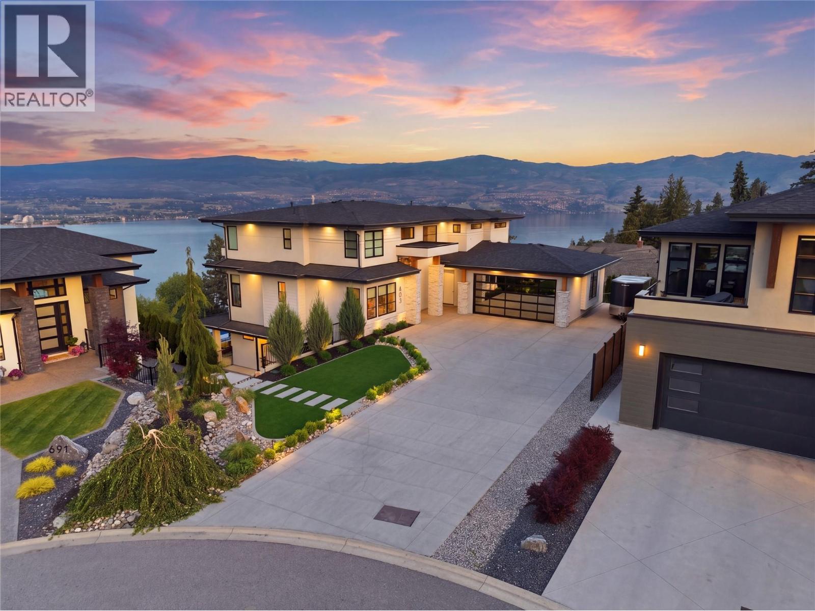 695 Lake Court, West Kelowna, British Columbia  V1Z 0A3 - Photo 2 - 10388859