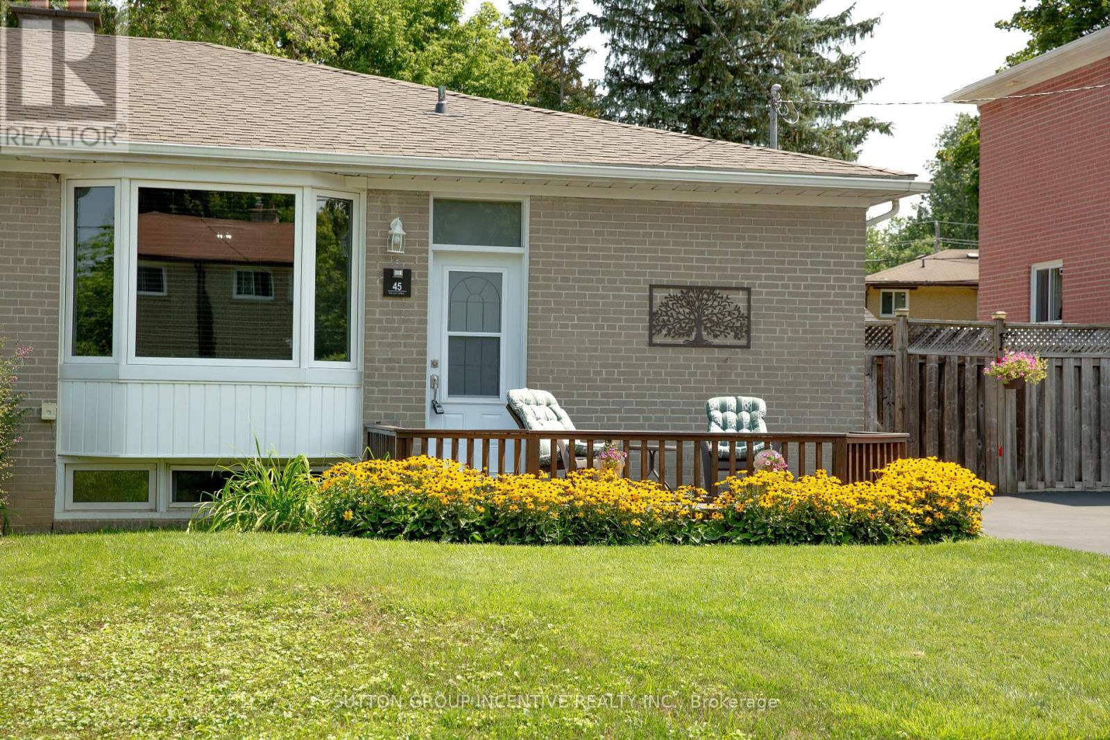 45 BAILEY CRESCENT, Aurora, Ontario