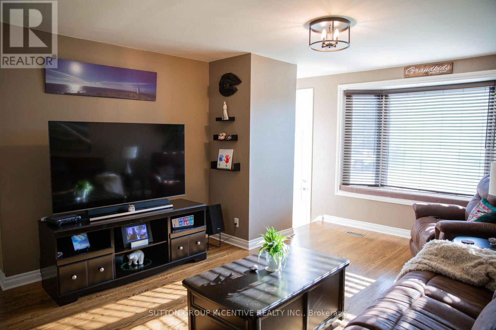 45 Bailey Crescent, Aurora, Ontario  L4G 2B2 - Photo 4 - N13501848
