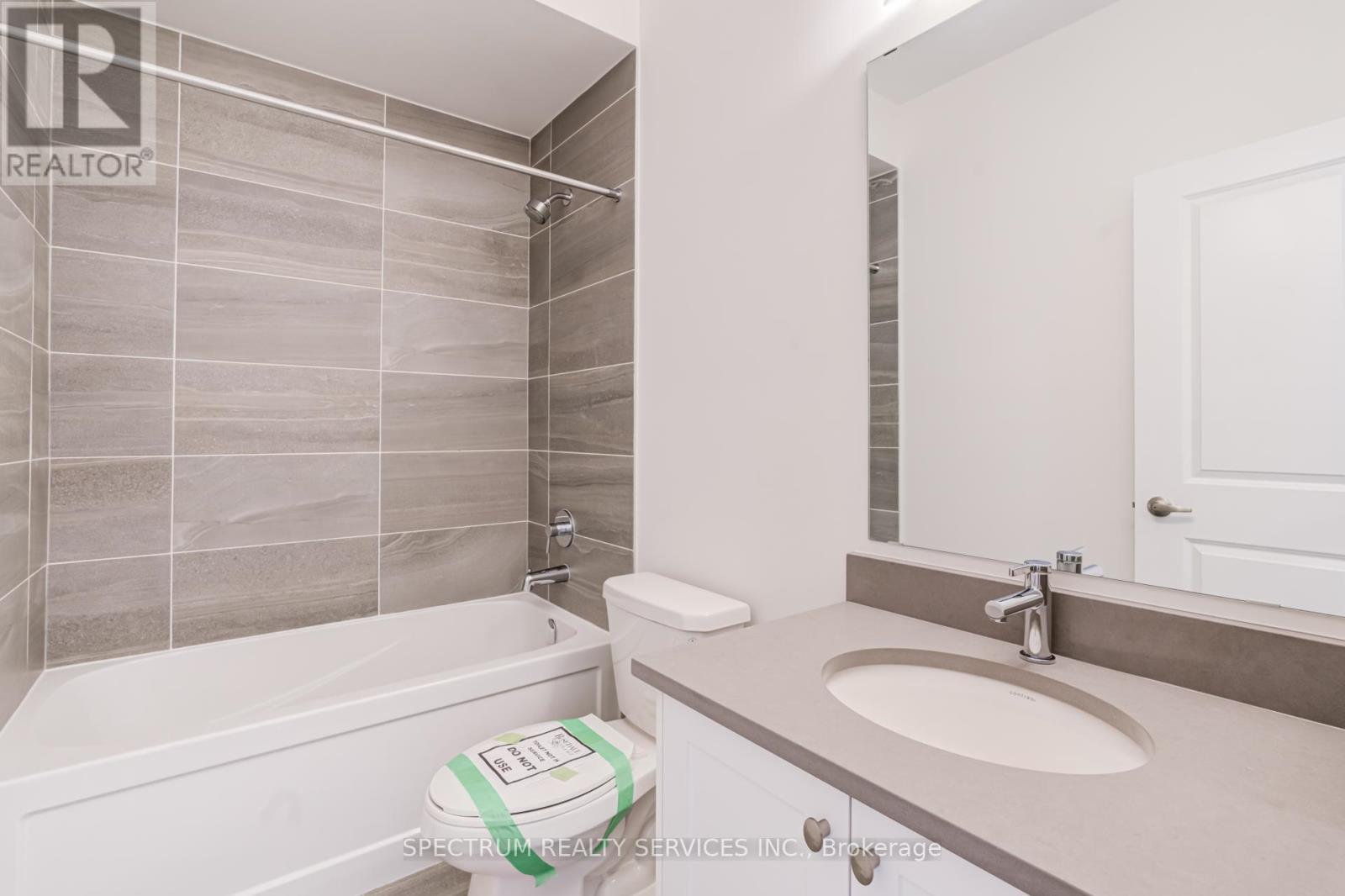 8 Abelia Street, Brampton, Ontario  L6R 4C7 - Photo 14 - W13518240