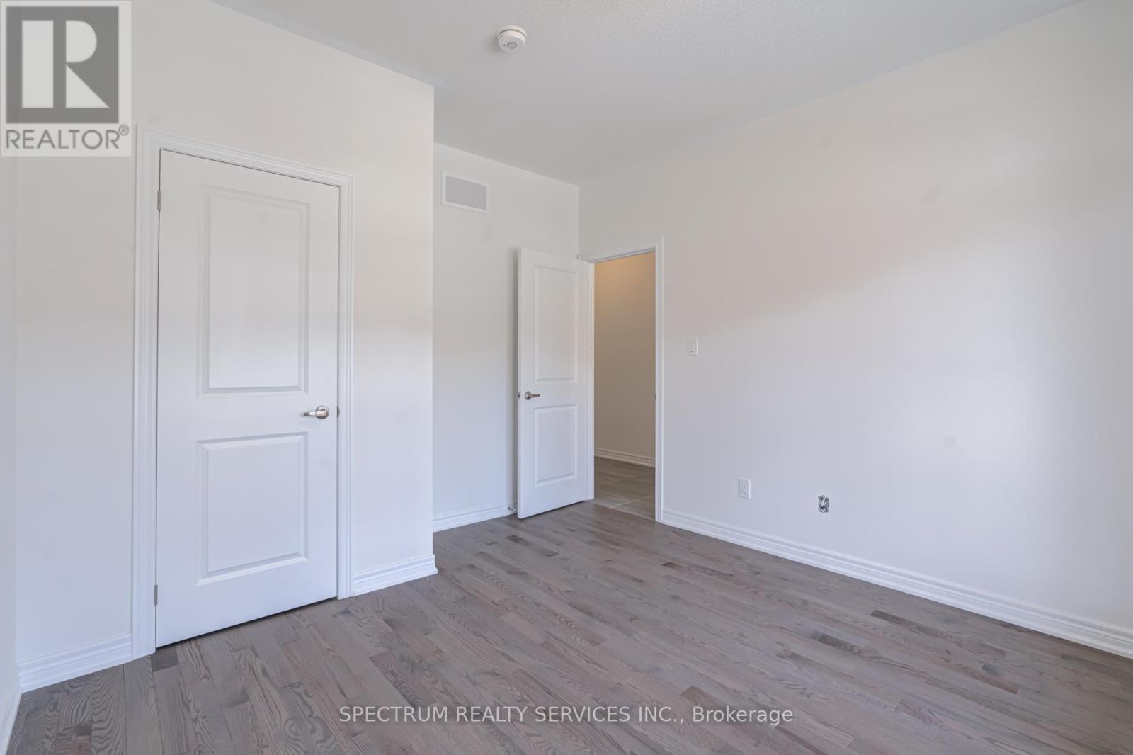 8 Abelia Street, Brampton, Ontario  L6R 4C7 - Photo 13 - W13518240