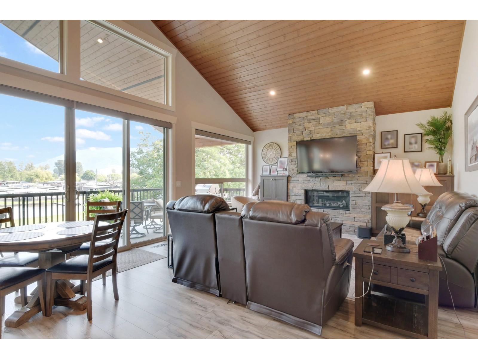 8506 Lakeview Road, Mission, British Columbia  V2V 7L8 - Photo 3 - R3154591