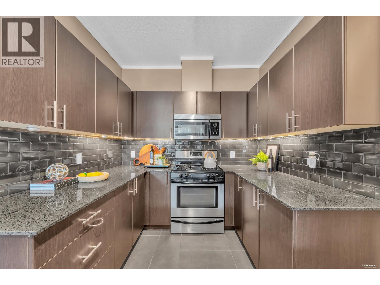 301 4479 W 10th Avenue, Vancouver, British Columbia  V6R 2H8 - Photo 13 - R3155313