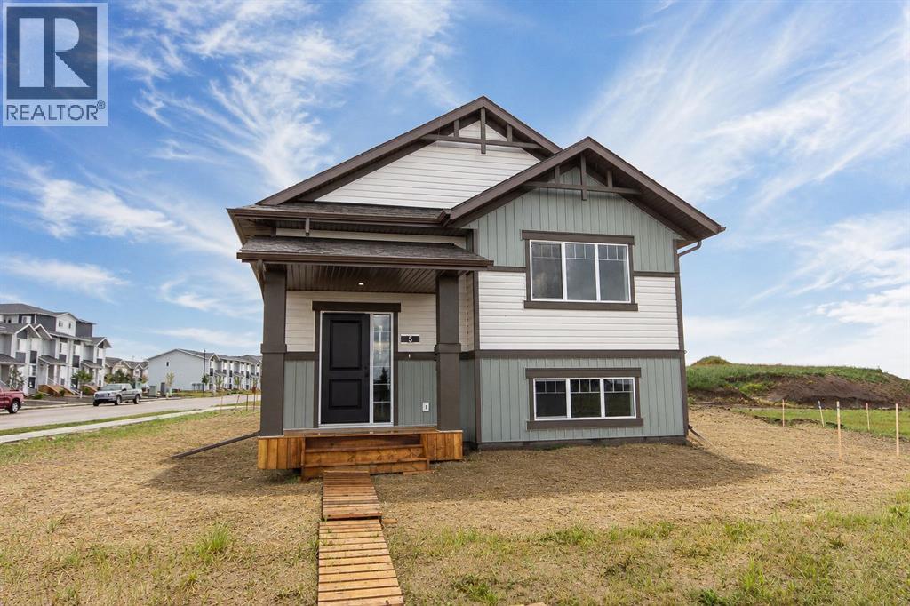 5 Beacon Hill Drive, Sylvan Lake, Alberta  T4S 0S9 - Photo 1 - A2337089