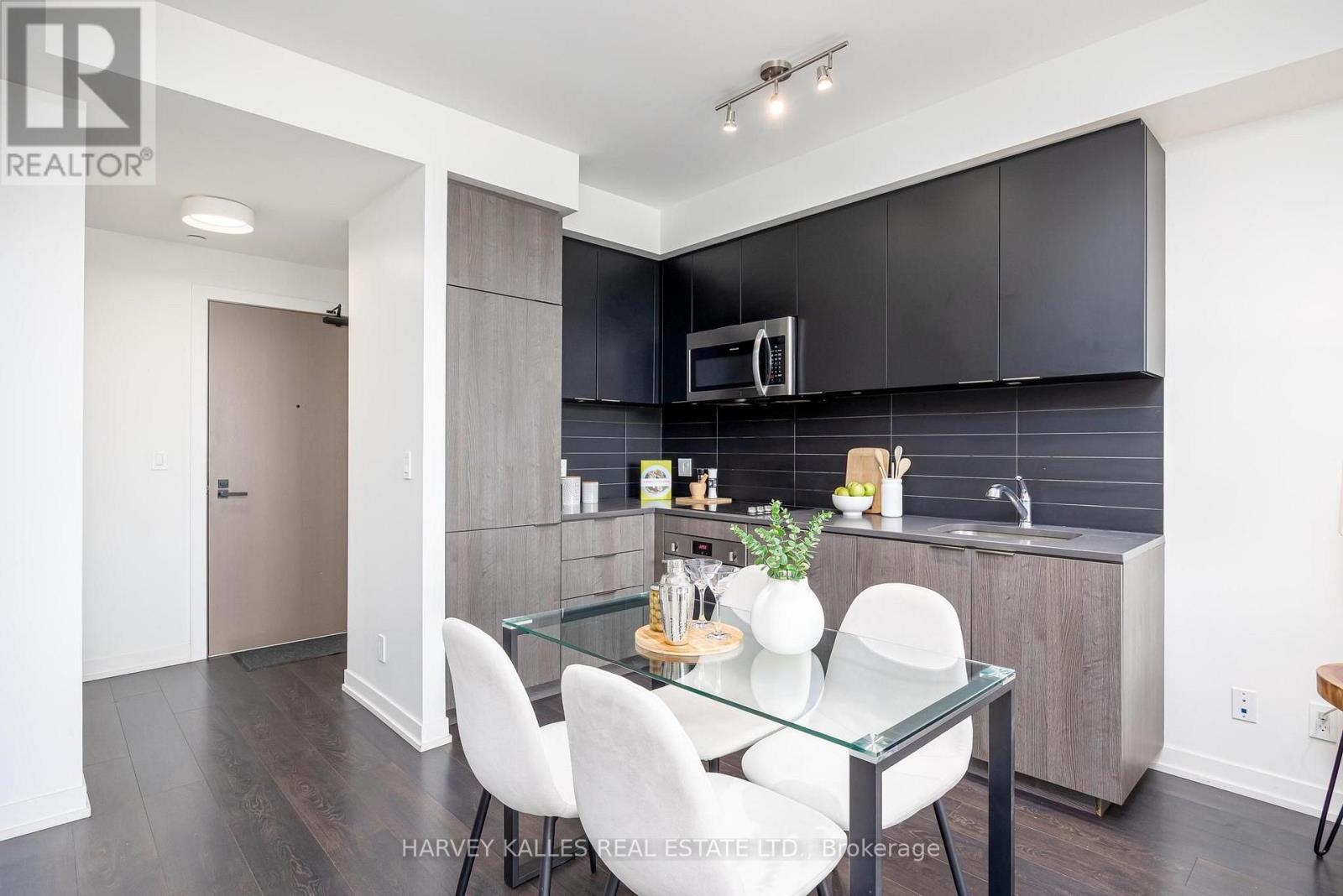 410 - 223 St Clair Avenue W, Toronto, Ontario  M4V 0A5 - Photo 13 - C13671046