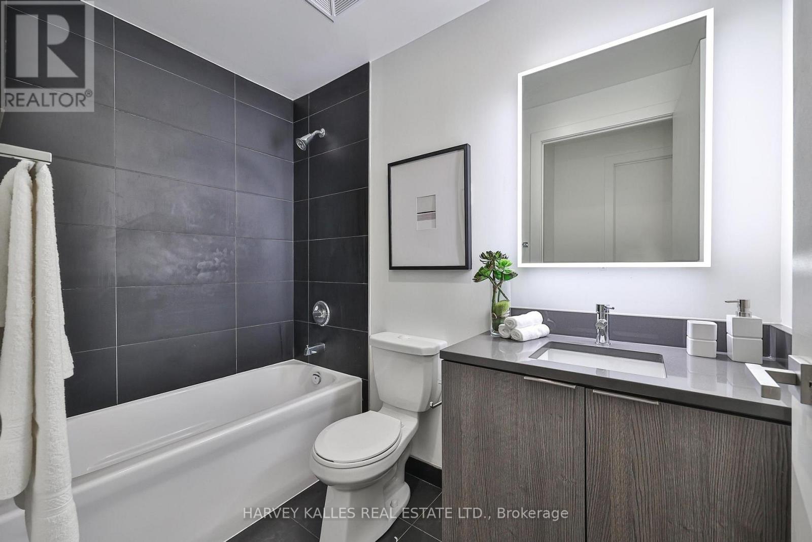 410 - 223 St Clair Avenue W, Toronto, Ontario  M4V 0A5 - Photo 22 - C13671046