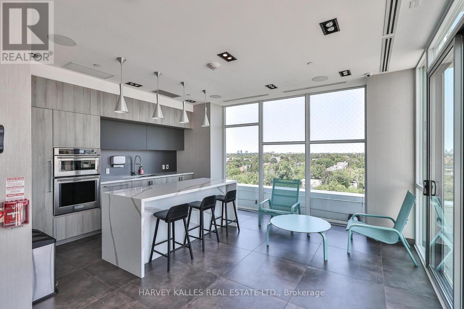 410 - 223 St Clair Avenue W, Toronto, Ontario  M4V 0A5 - Photo 39 - C13671046