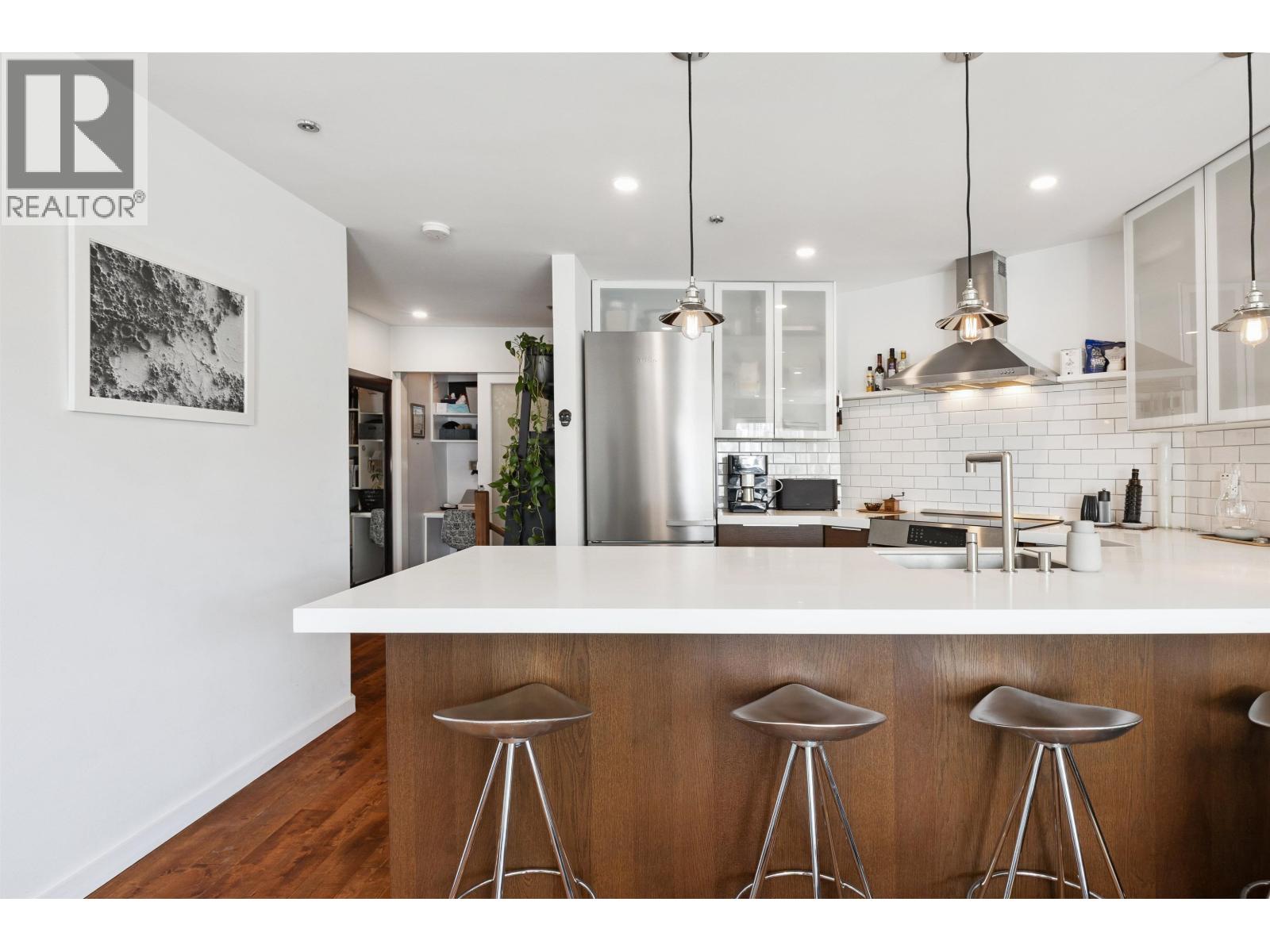 105 953 W 8TH AVENUE, Vancouver, British Columbia