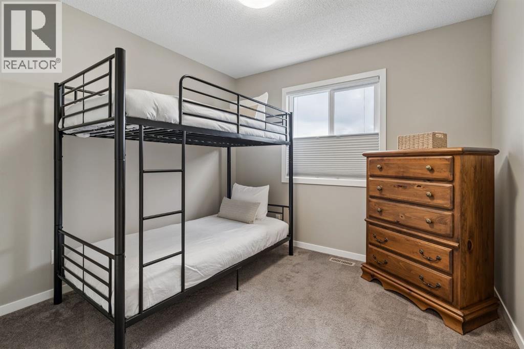 4 Emberside Place, Cochrane, Alberta  T4C 2L8 - Photo 19 - A2335916