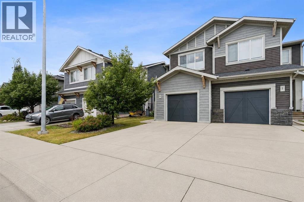 4 Emberside Place, Cochrane, Alberta  T4C 2L8 - Photo 2 - A2335916