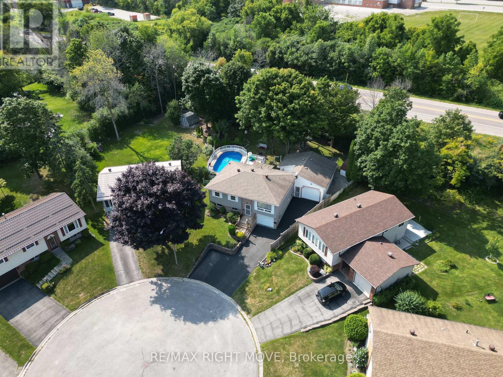 8 Gaudaur Court, Orillia, Ontario  L3V 7B4 - Photo 2 - S13670304