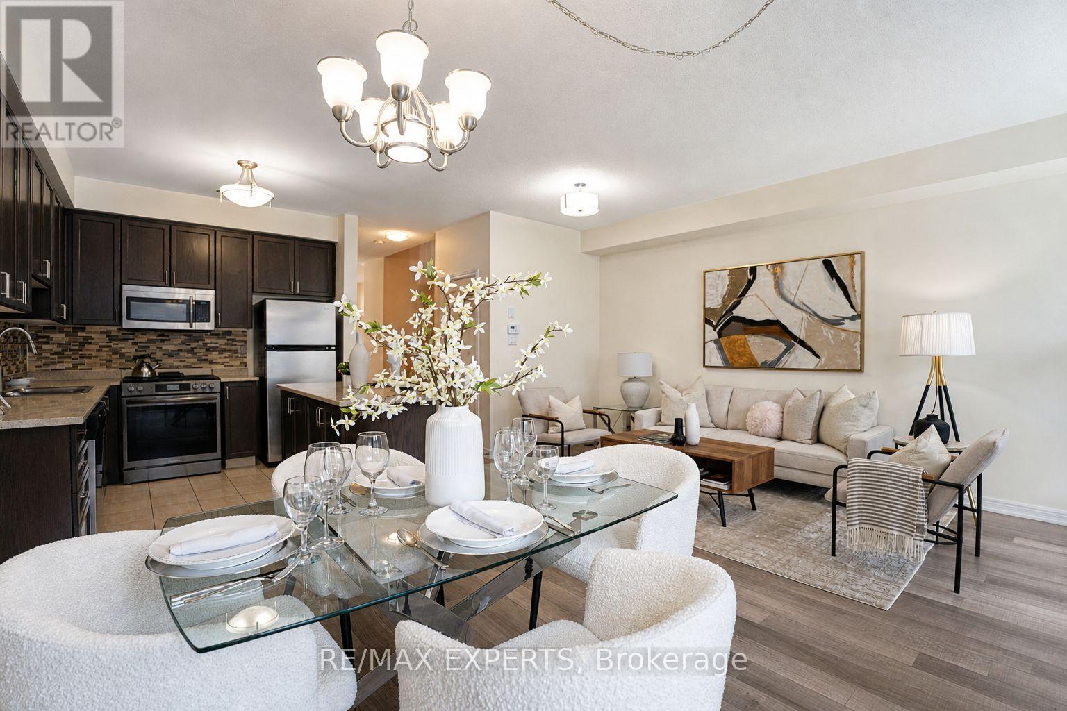 136 Matthewson Avenue, Bradford West Gwillimbury, Ontario  L3Z 2A5 - Photo 4 - N13670194