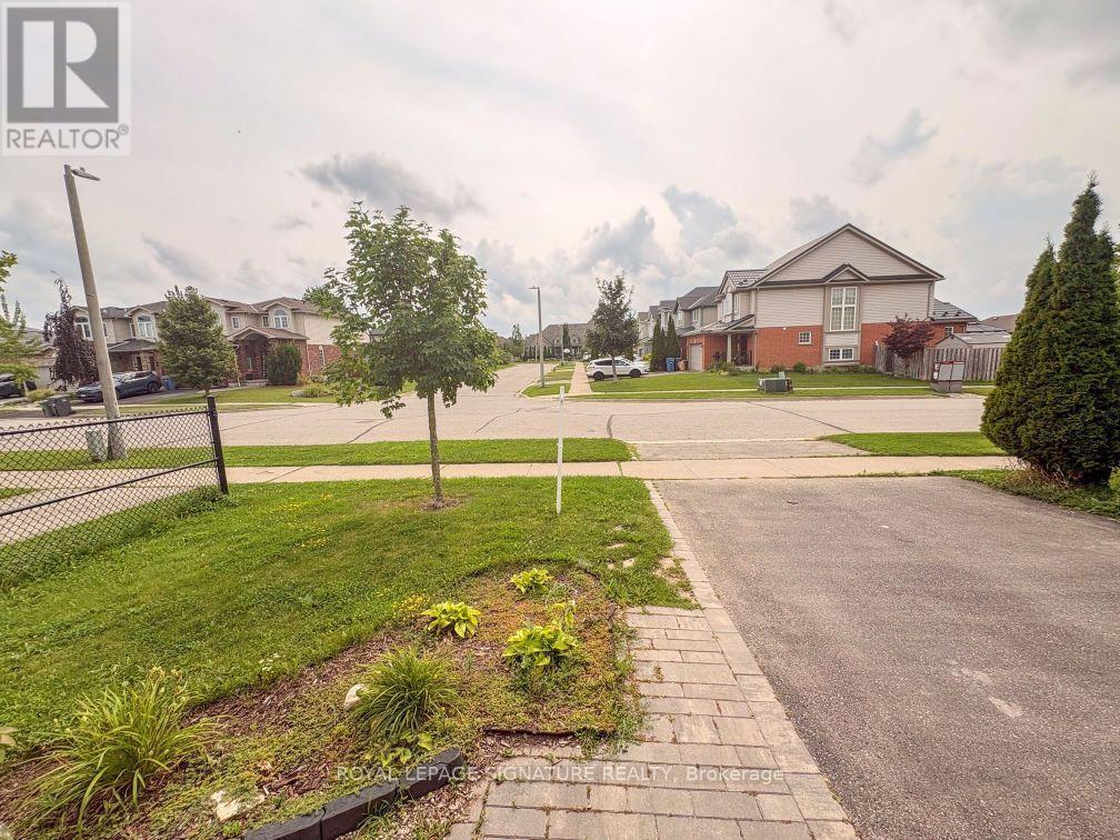 31 Ingram Drive, Guelph, Ontario N1E 0B1 - Photo 4 - X13546324