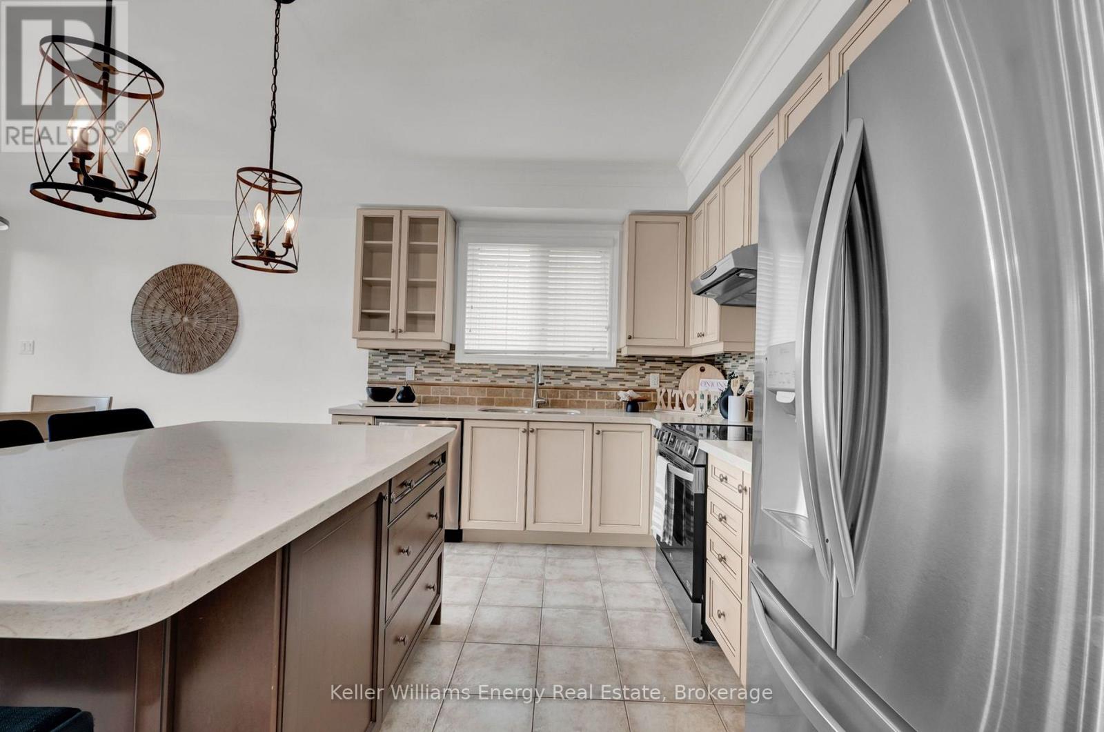 7 Jarrow Crescent, Whitby, Ontario  L1M 0G9 - Photo 10 - E13672086