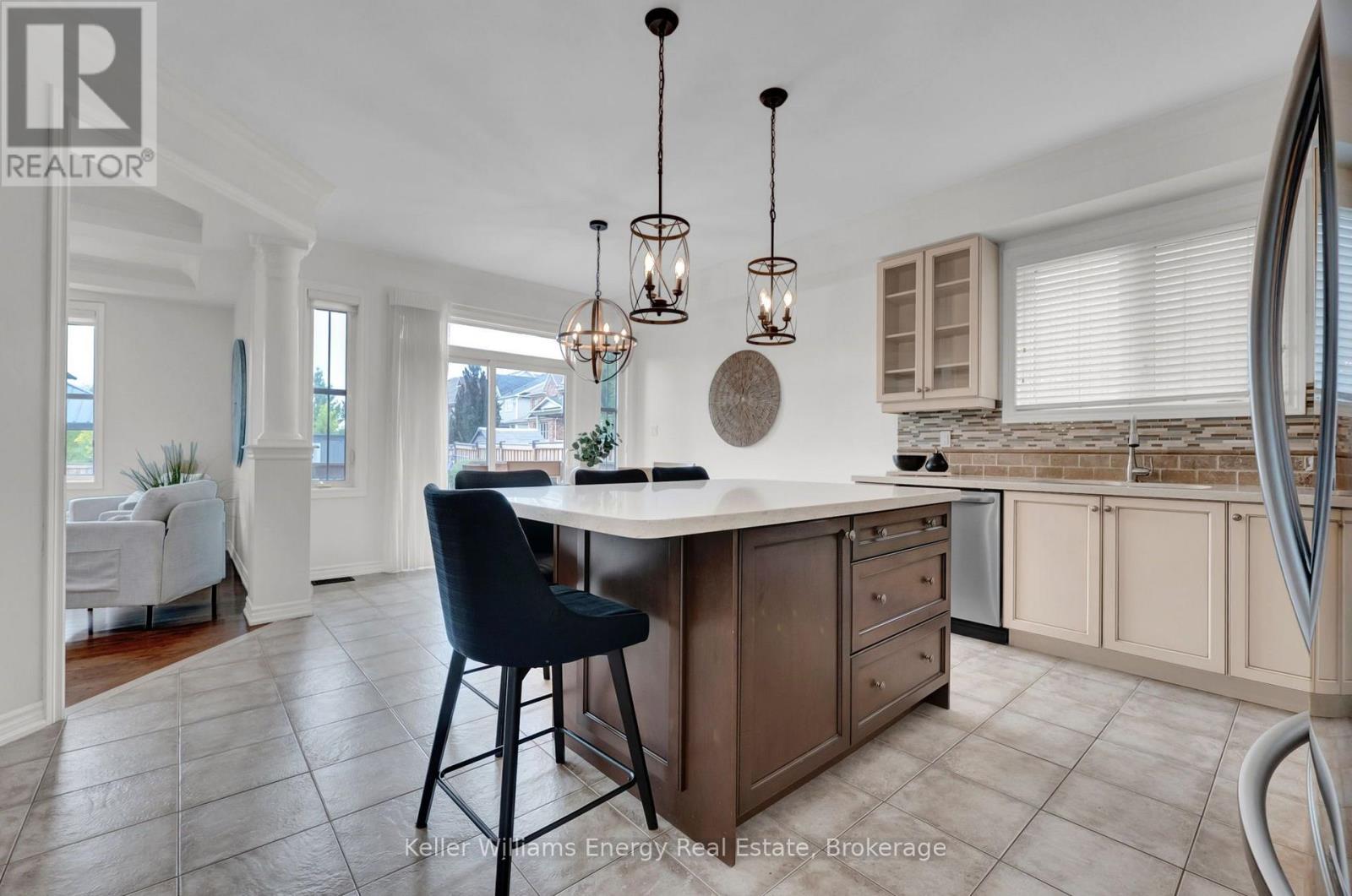 7 Jarrow Crescent, Whitby, Ontario  L1M 0G9 - Photo 11 - E13672086