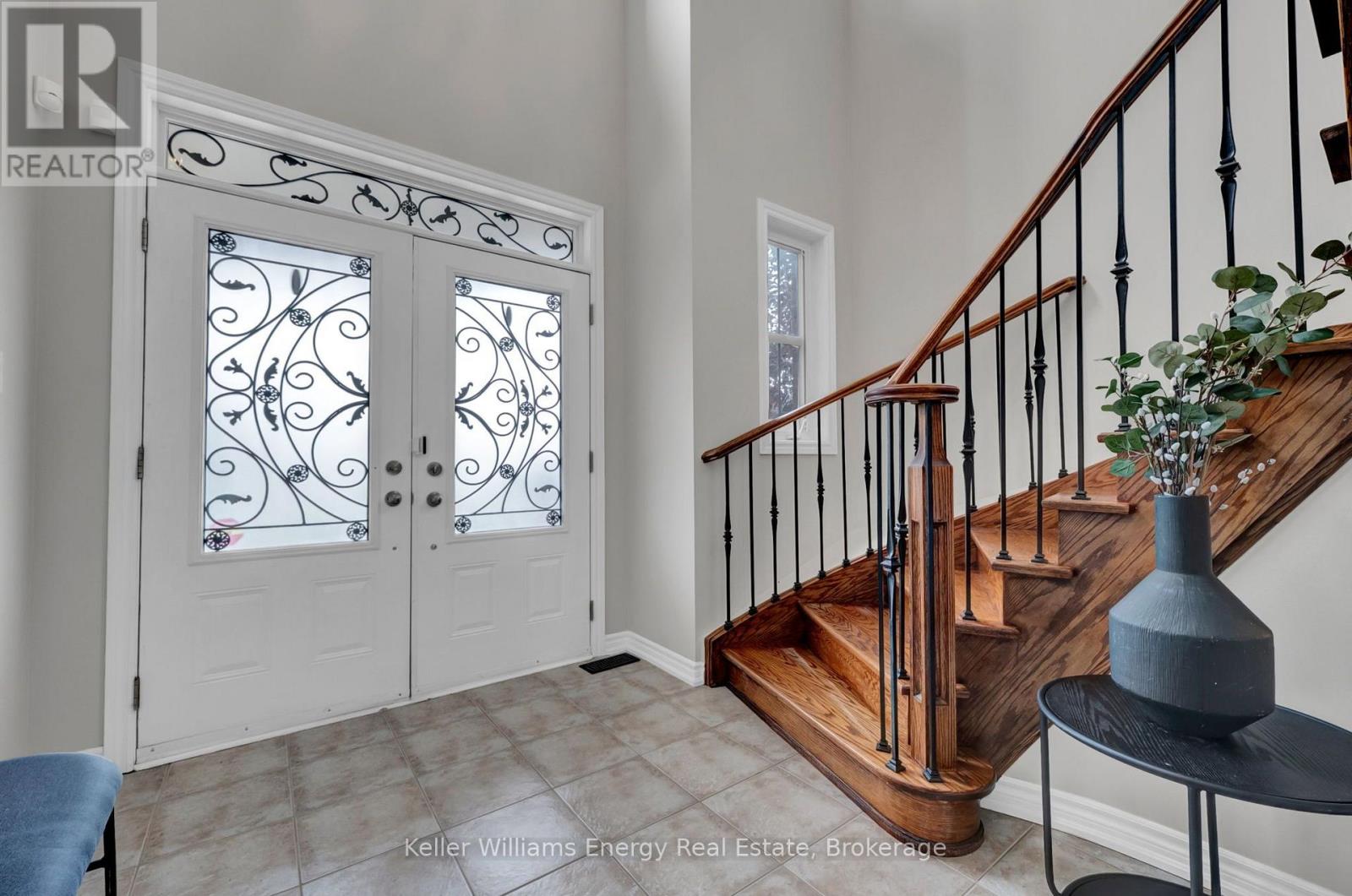 7 Jarrow Crescent, Whitby, Ontario  L1M 0G9 - Photo 3 - E13672086