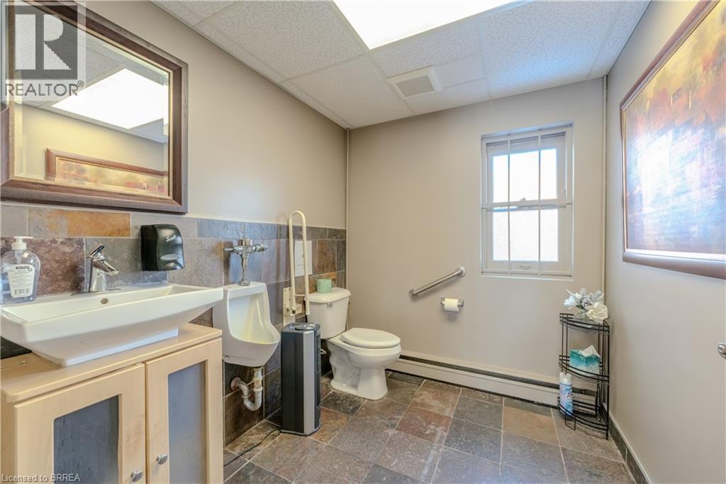172 Dalhousie Street Unit# Upper Unit #1, Brantford, Ontario  N3T 2J7 - Photo 5 - 40853423