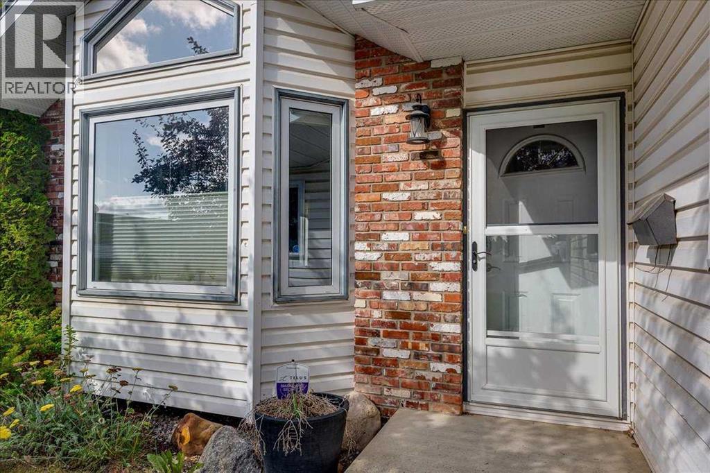 134 Douglas Avenue, Red Deer, Alberta  T4R 2G6 - Photo 3 - A2335920