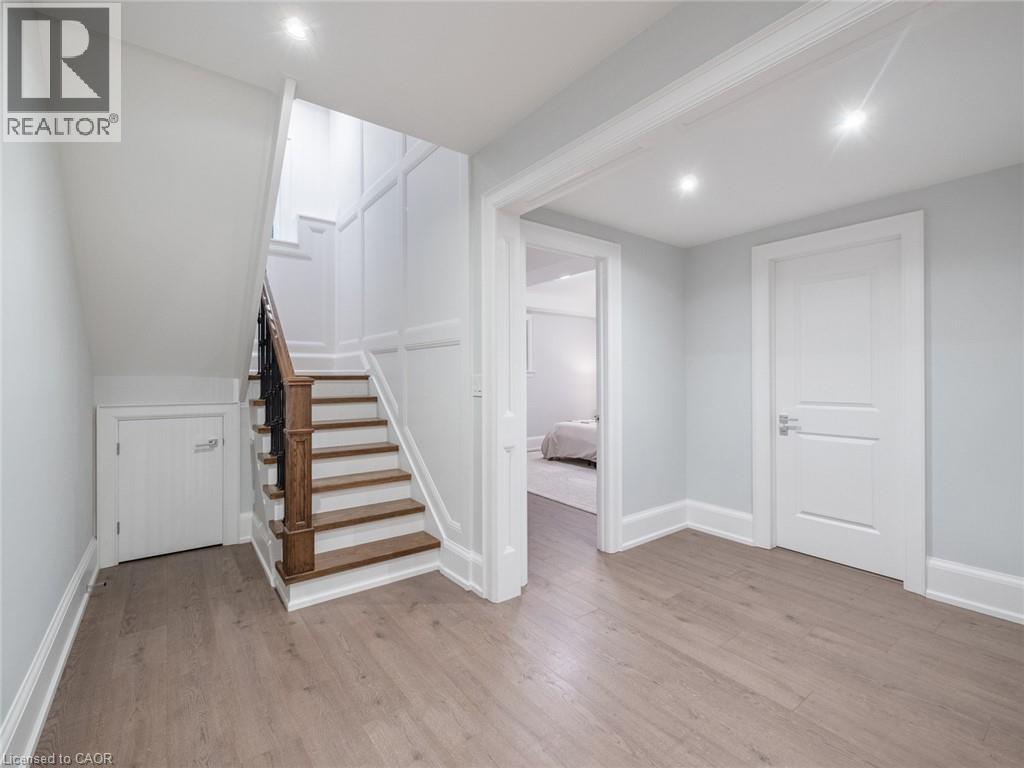 1077 Bridge Road, Oakville, Ontario  L6L 2B6 - Photo 38 - 40850482
