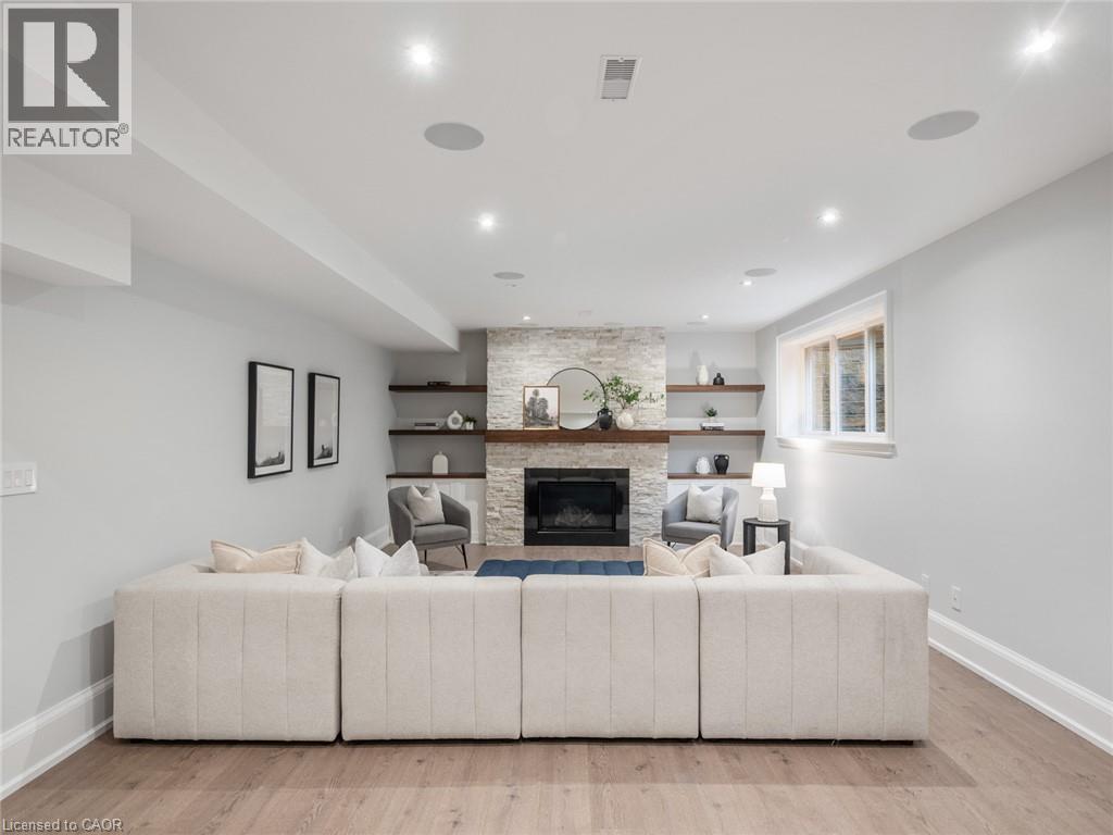 1077 Bridge Road, Oakville, Ontario  L6L 2B6 - Photo 43 - 40850482