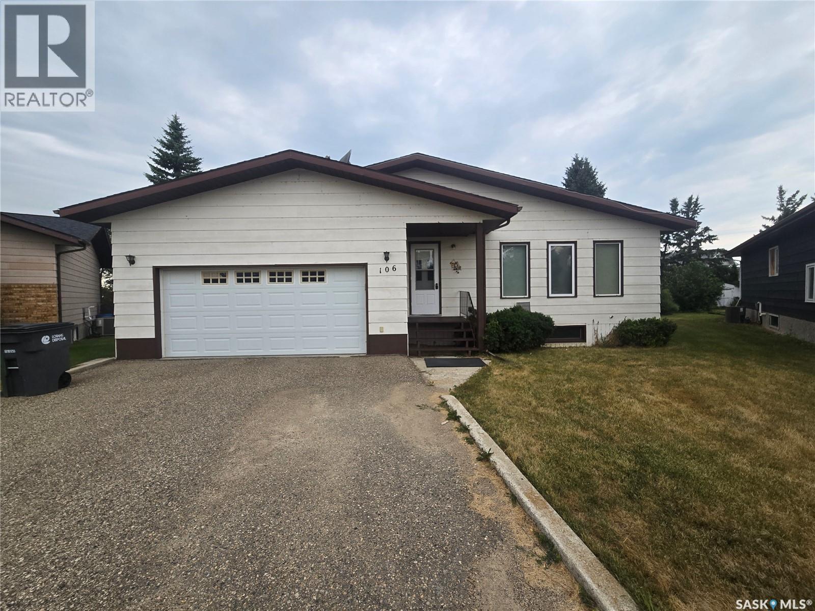 106 Alexander Bay, Kipling, Saskatchewan  S0G 2S0 - Photo 1 - SK025246