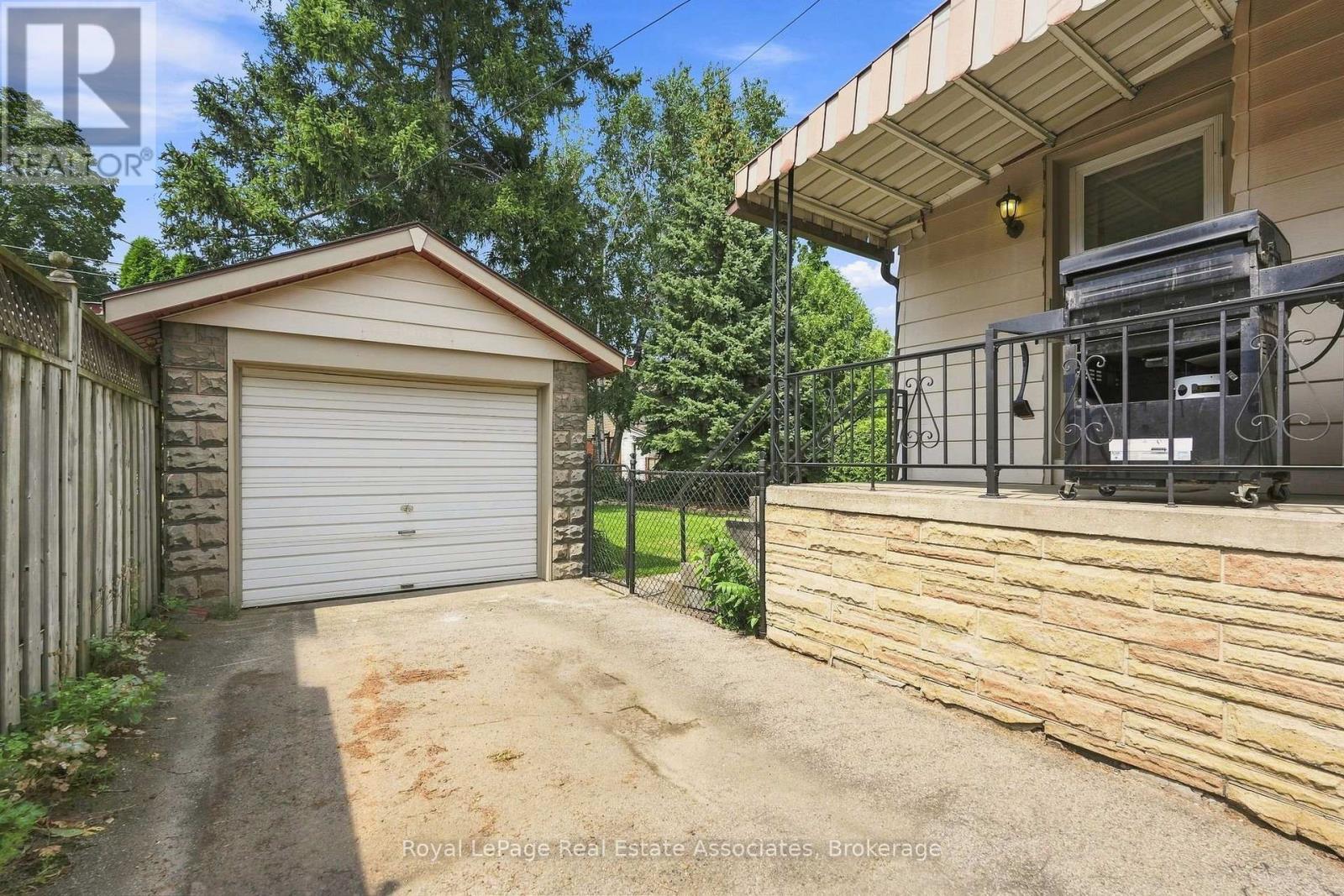 96 Huxley Avenue S, Hamilton, Ontario  L8K 2P8 - Photo 4 - X13670318