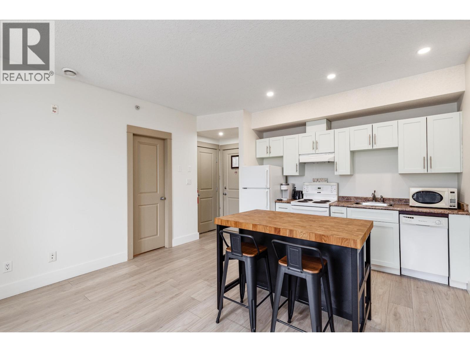 309 7330 Arbutus Street, Pemberton, British Columbia  V0N 2L1 - Photo 4 - R3155213