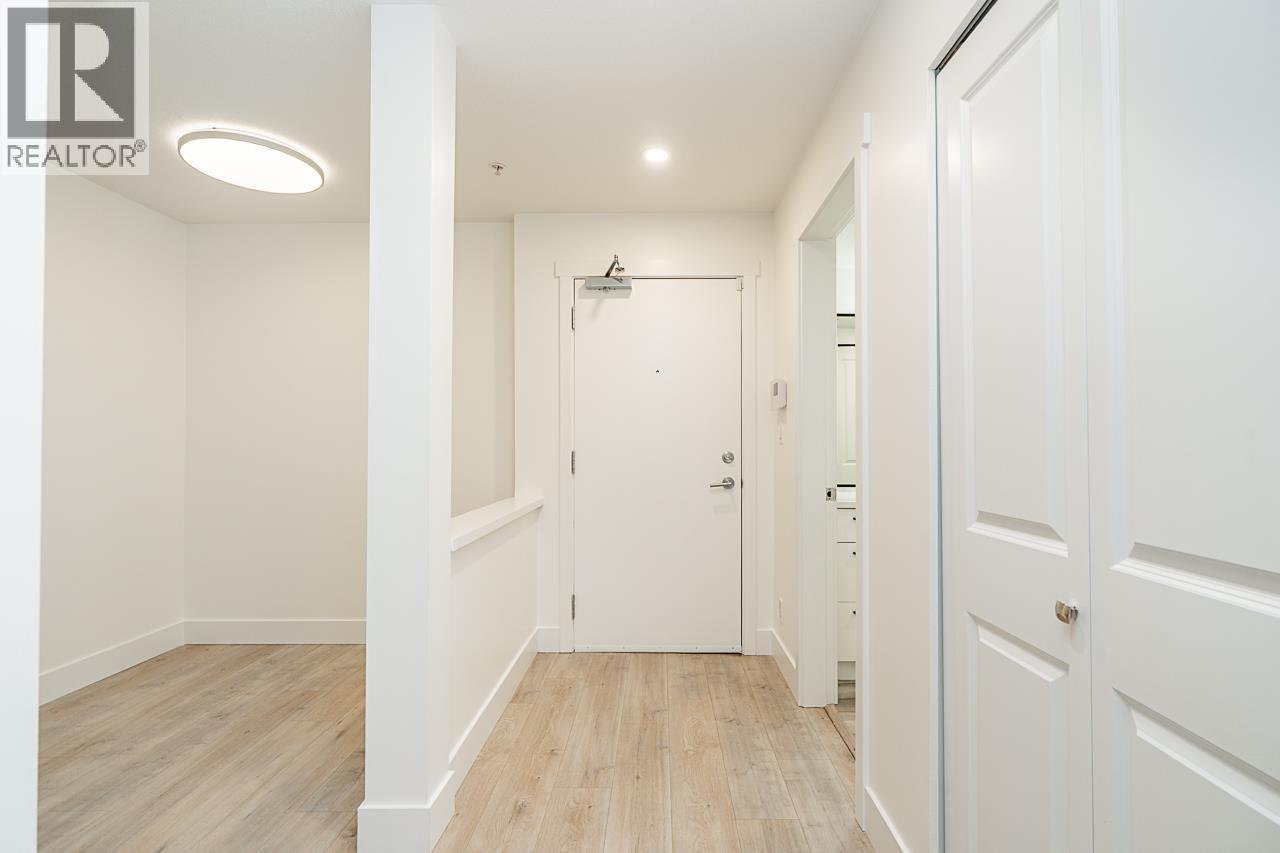 105 3097 Lincoln Avenue, Coquitlam, British Columbia  V3B 0L1 - Photo 3 - R3155229