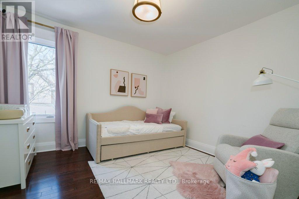 338 Kenilworth Avenue, Toronto, Ontario  M4L 3S8 - Photo 12 - E13672102