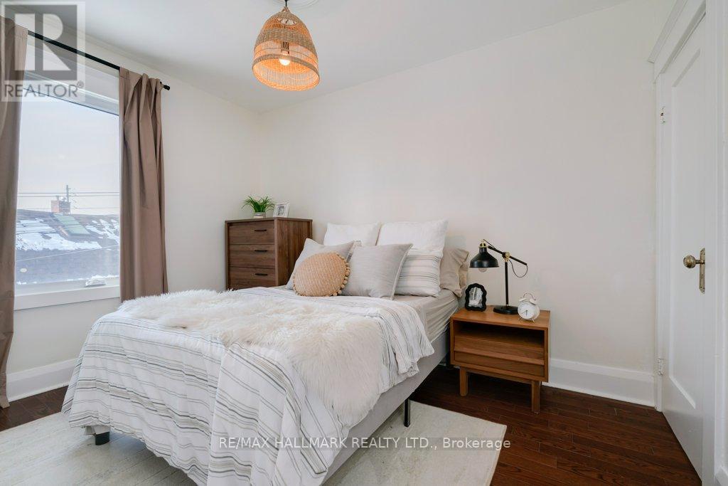 338 Kenilworth Avenue, Toronto, Ontario  M4L 3S8 - Photo 13 - E13672102