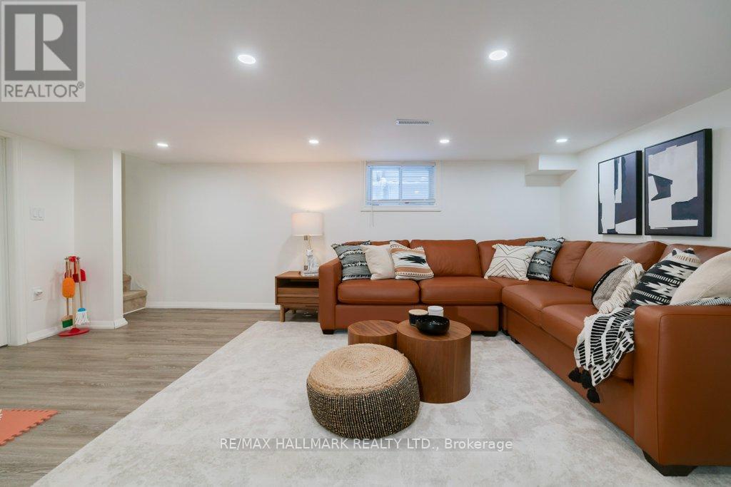 338 Kenilworth Avenue, Toronto, Ontario  M4L 3S8 - Photo 16 - E13672102