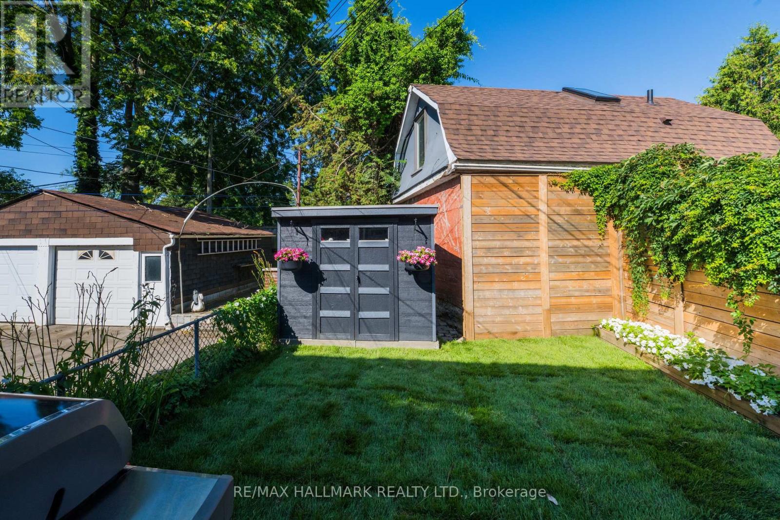 338 Kenilworth Avenue, Toronto, Ontario  M4L 3S8 - Photo 23 - E13672102