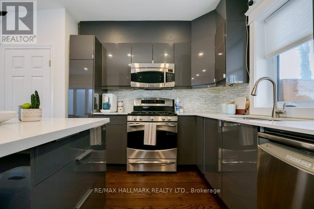338 Kenilworth Avenue, Toronto, Ontario  M4L 3S8 - Photo 7 - E13672102