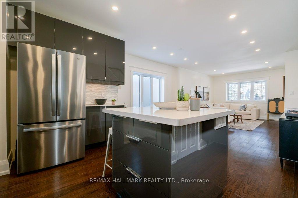 338 Kenilworth Avenue, Toronto, Ontario  M4L 3S8 - Photo 8 - E13672102