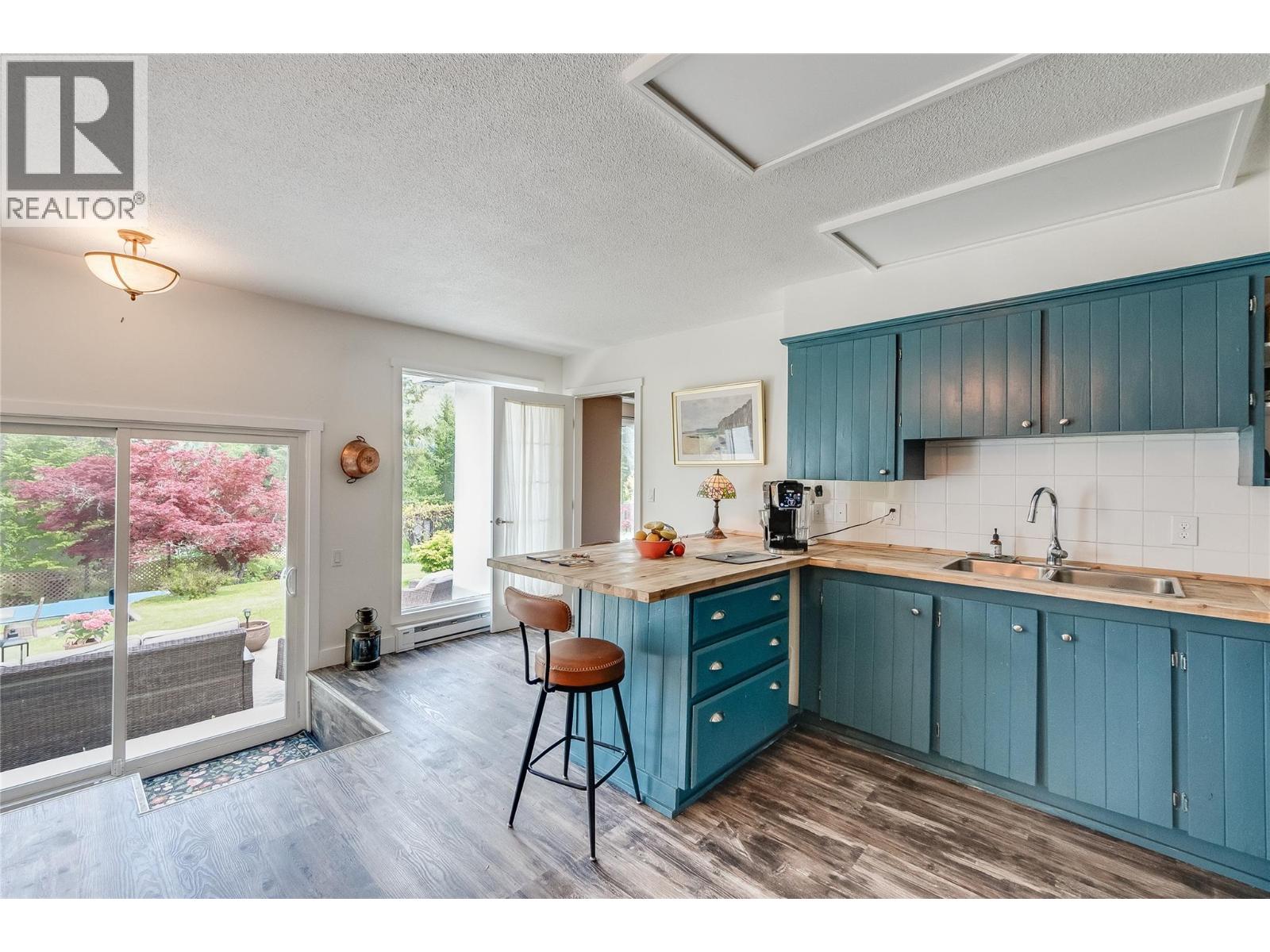 765 Lewis Road, Harrop, British Columbia V1L 6P7 - Photo 12 - 10387622