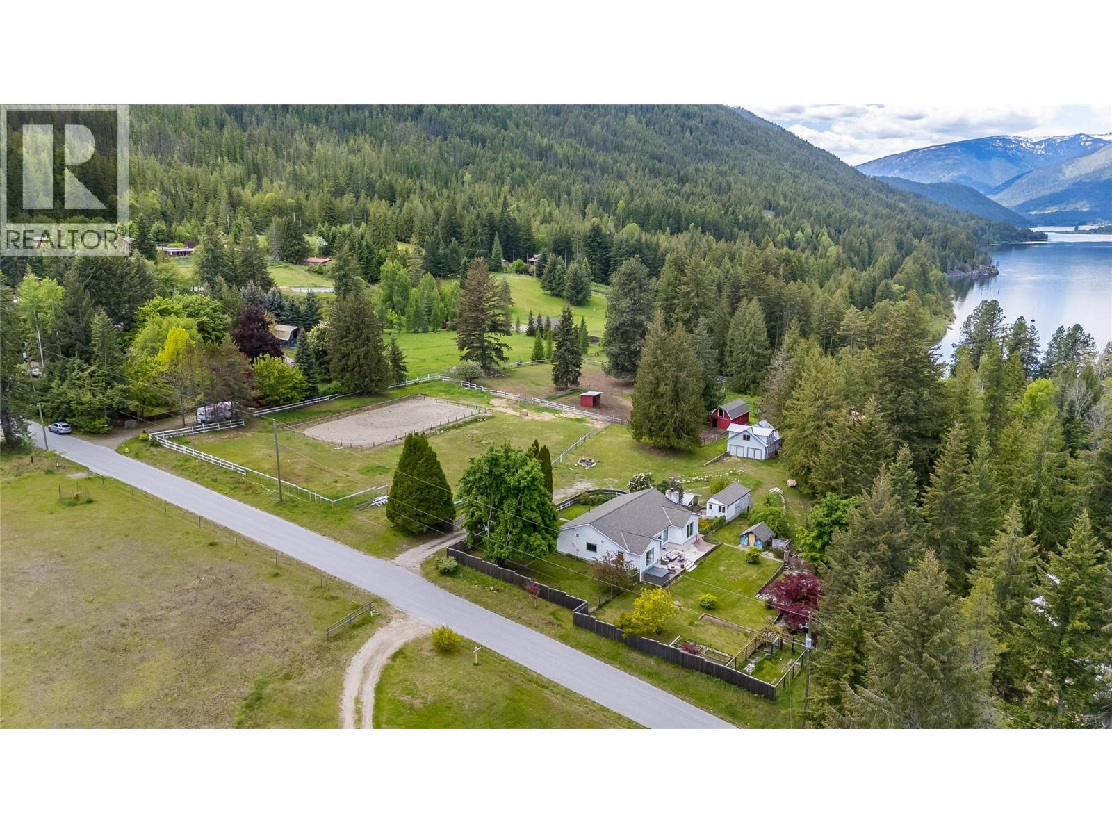 765 LEWIS Road, Harrop, British Columbia