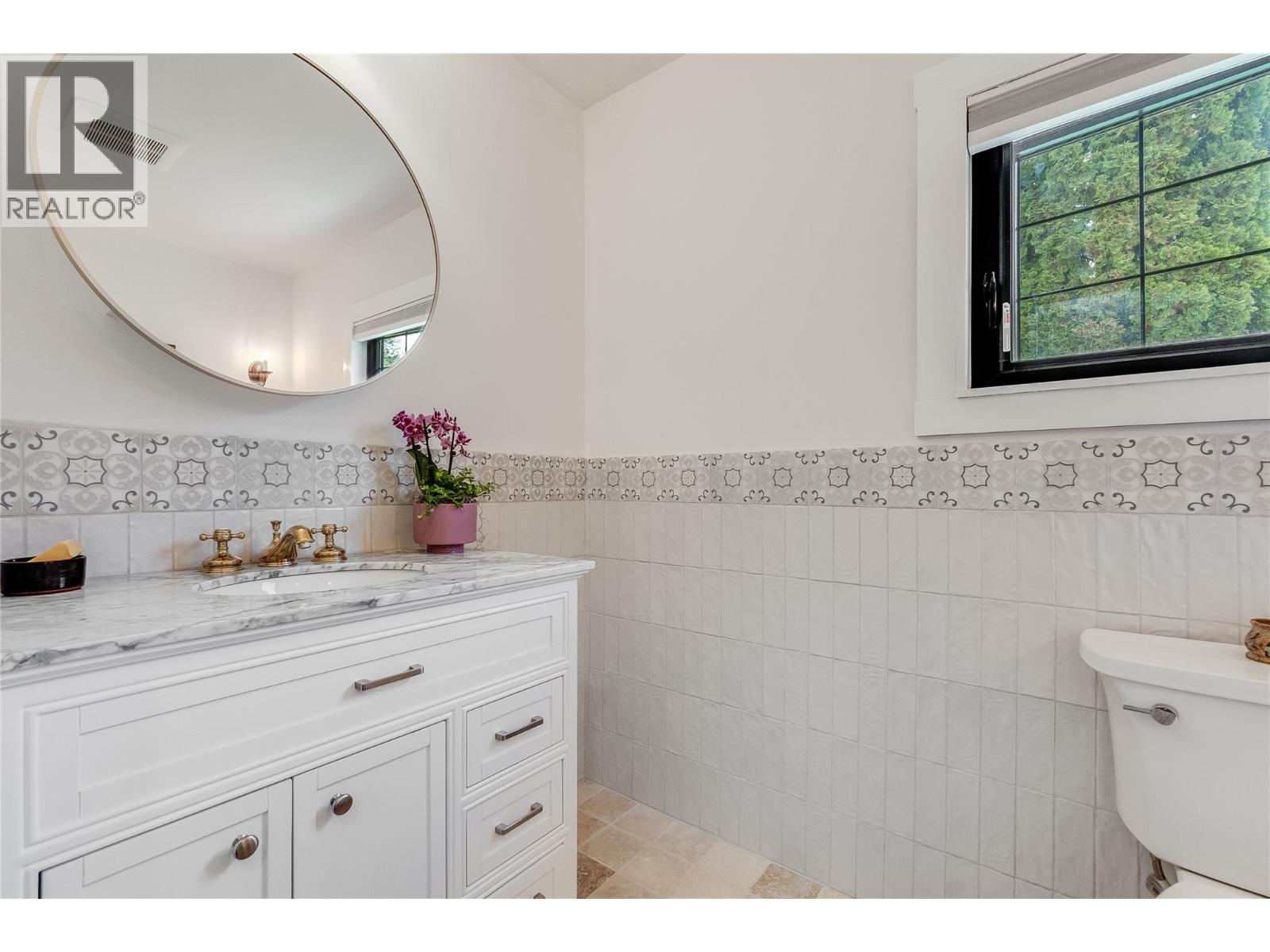 765 Lewis Road, Harrop, British Columbia V1L 6P7 - Photo 29 - 10387622