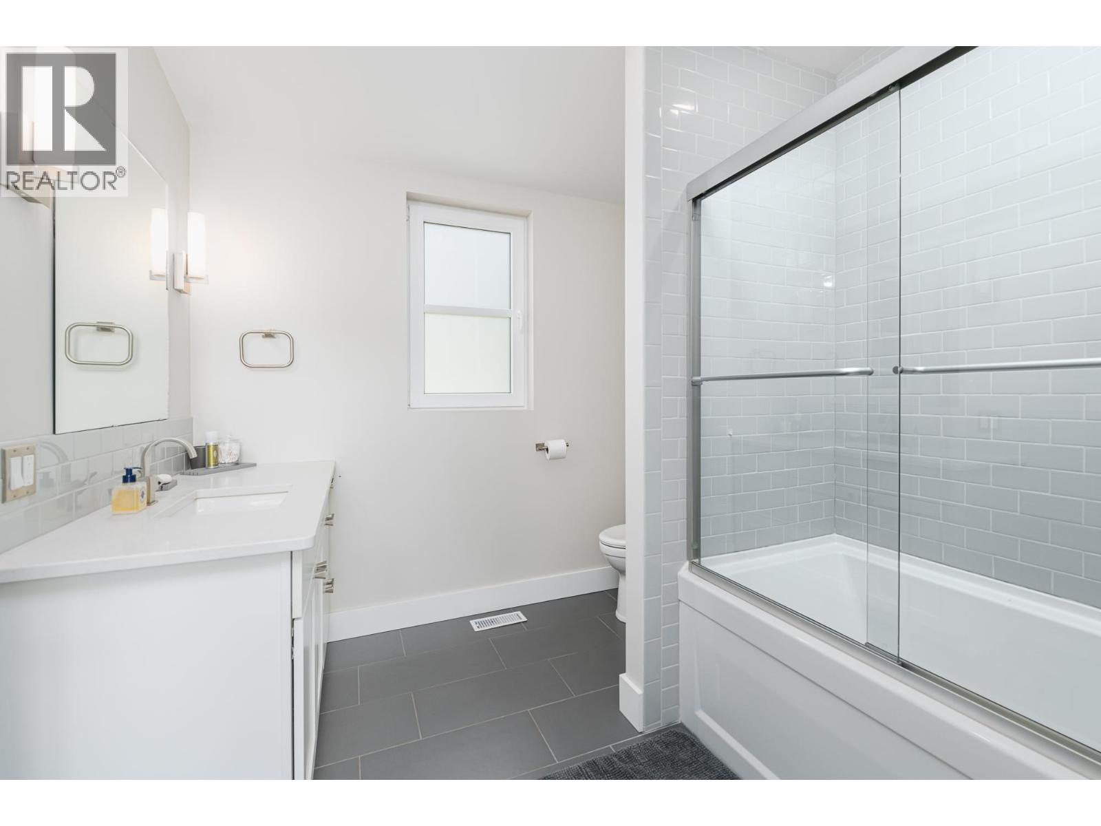 17246 Pilot Bay Road, Crawford Bay, British Columbia V0B 1X0 - Photo 12 - 10397522
