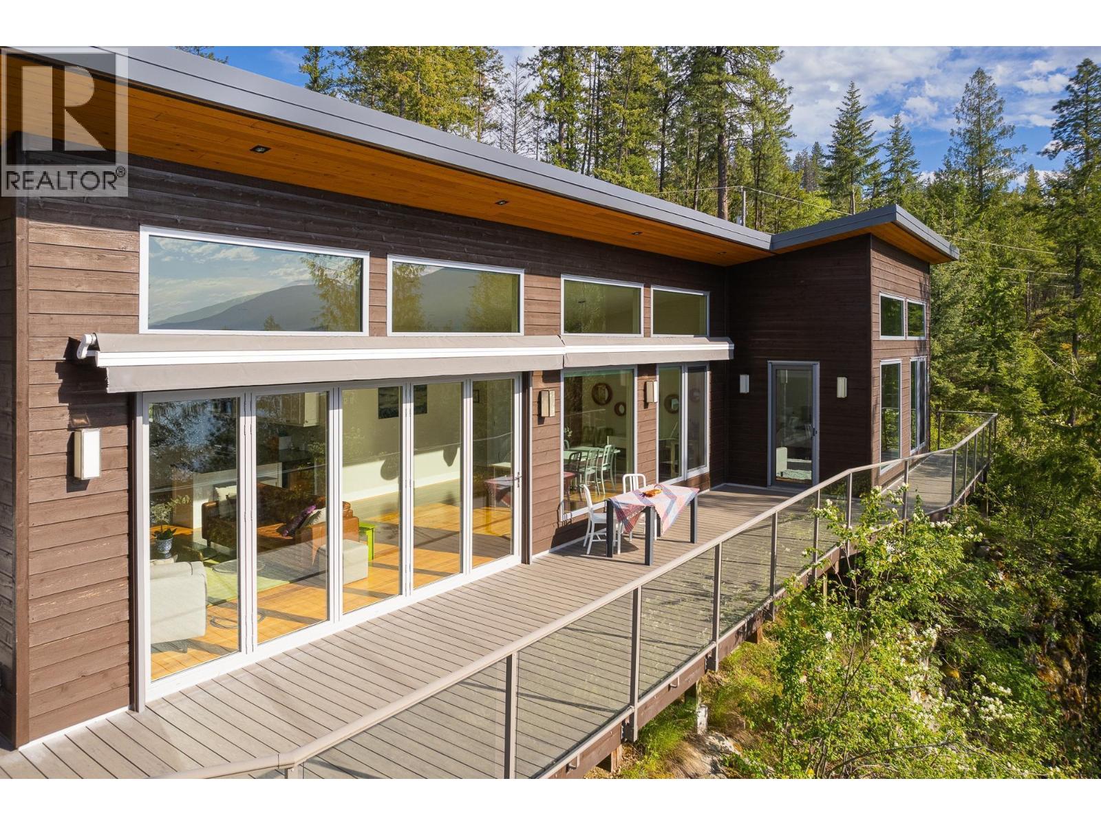 17246 Pilot Bay Road, Crawford Bay, British Columbia V0B 1X0 - Photo 31 - 10397522