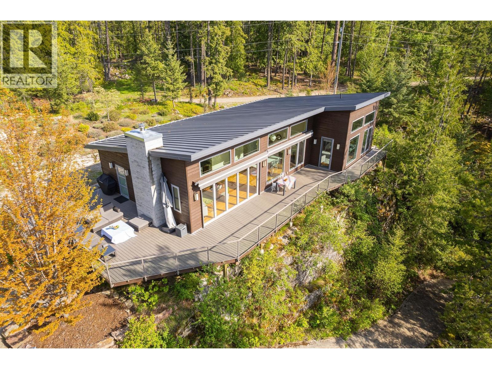17246 Pilot Bay Road, Crawford Bay, British Columbia V0B 1X0 - Photo 32 - 10397522
