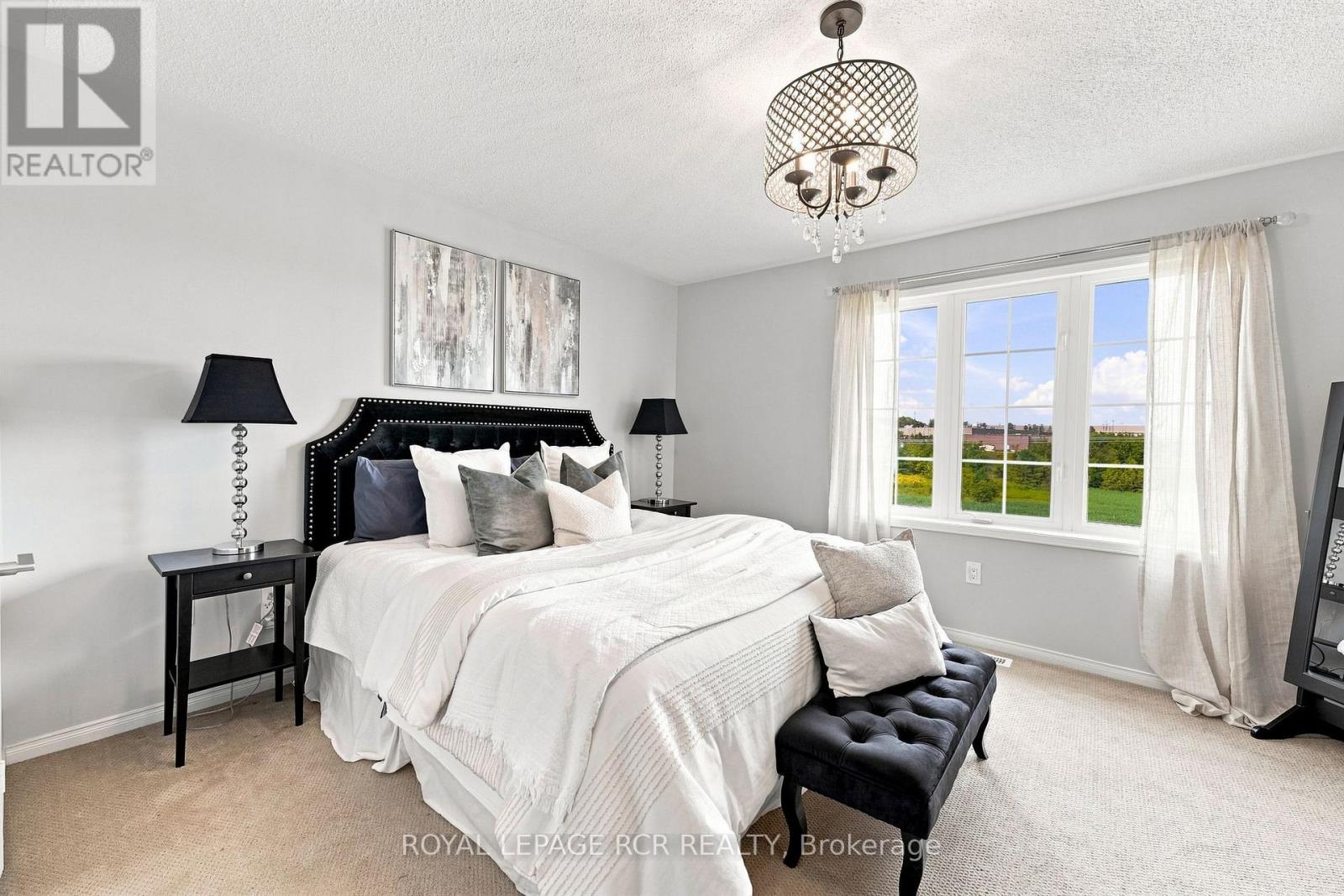 70 Millcliff Circle, Aurora, Ontario  L4G 7N9 - Photo 15 - N13672098
