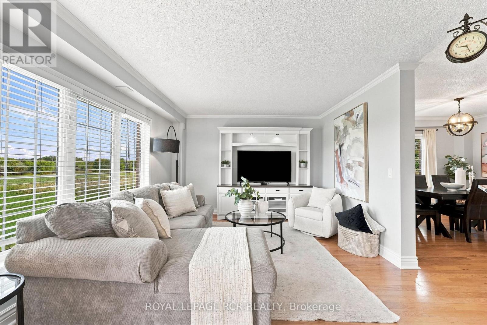 70 Millcliff Circle, Aurora, Ontario  L4G 7N9 - Photo 8 - N13672098