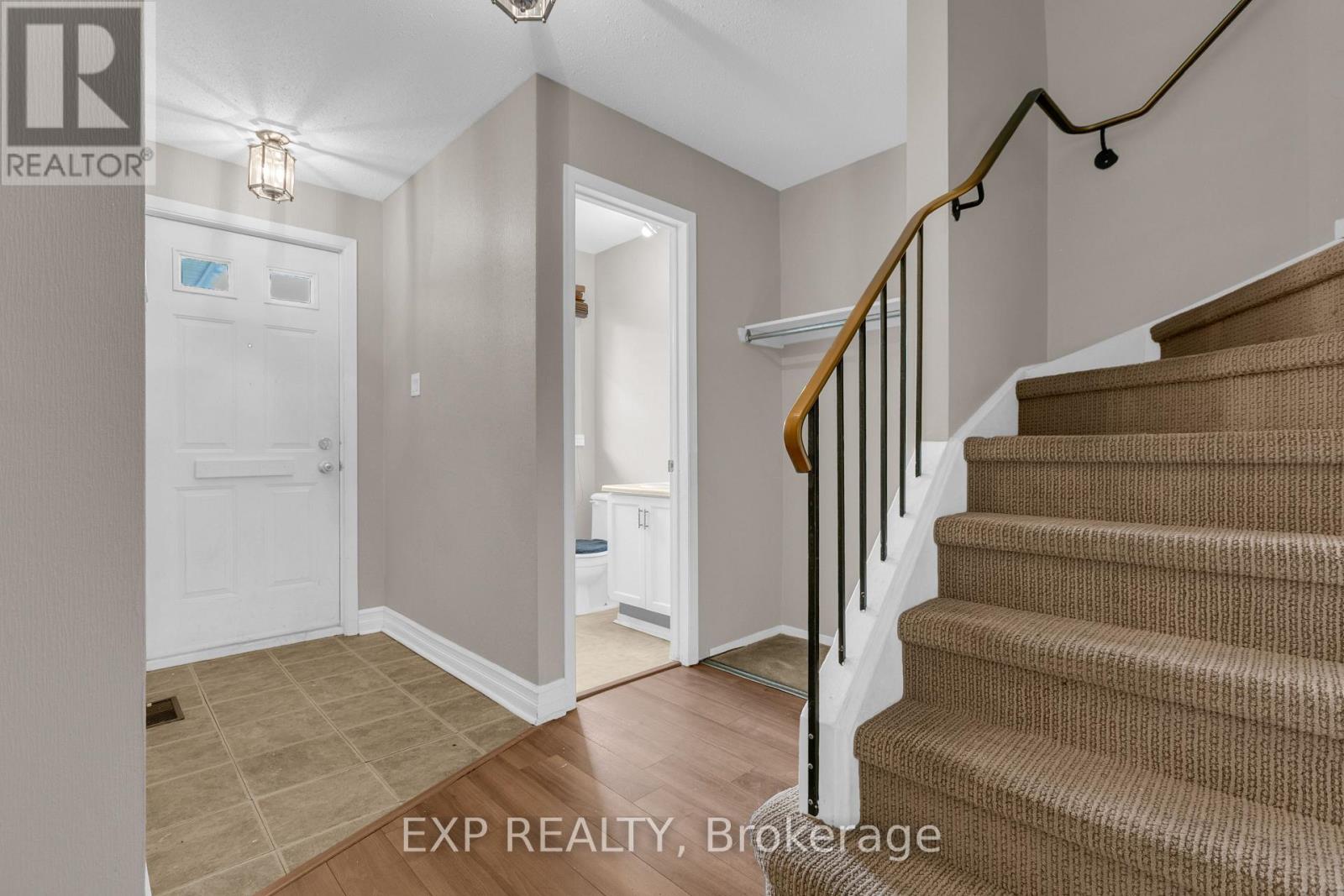 7 Sundback Lane, Ottawa, Ontario  K2L 2W9 - Photo 2 - X13672068