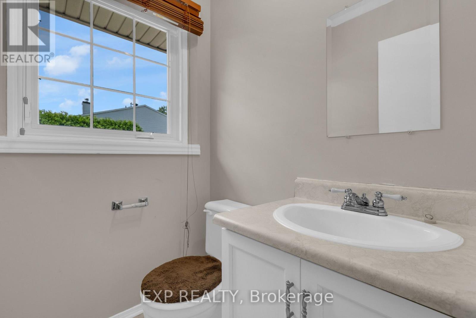 7 Sundback Lane, Ottawa, Ontario  K2L 2W9 - Photo 3 - X13672068