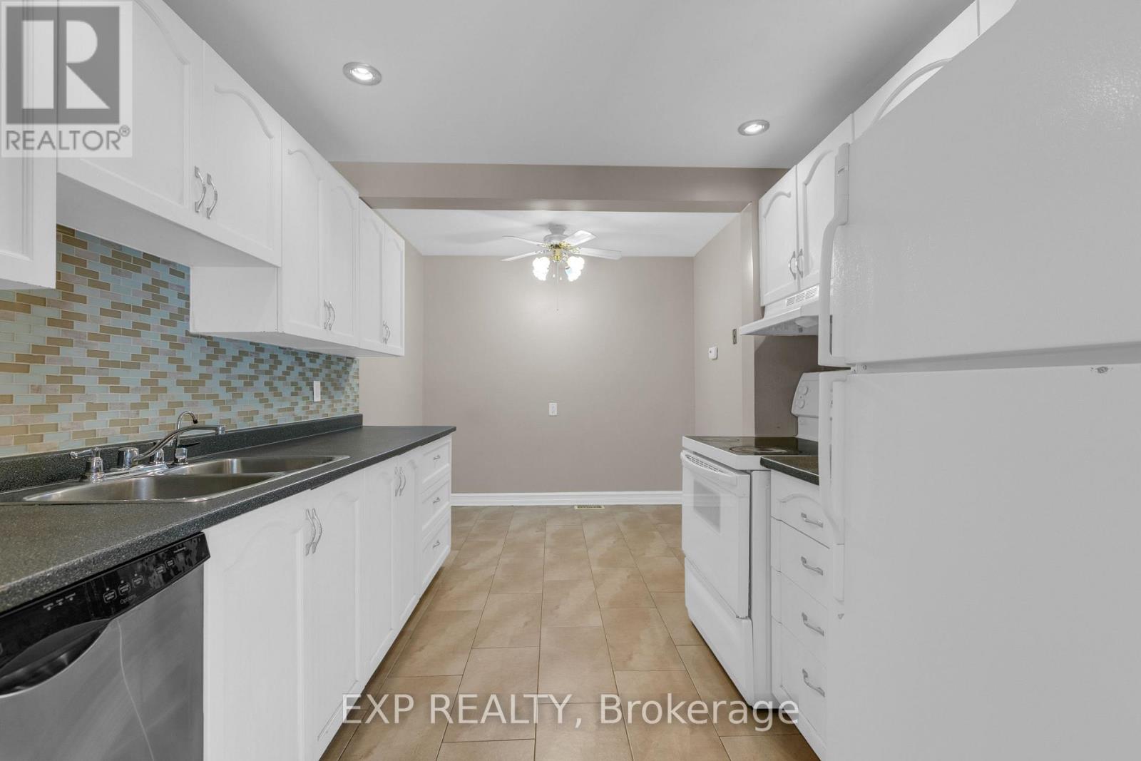 7 Sundback Lane, Ottawa, Ontario  K2L 2W9 - Photo 6 - X13672068