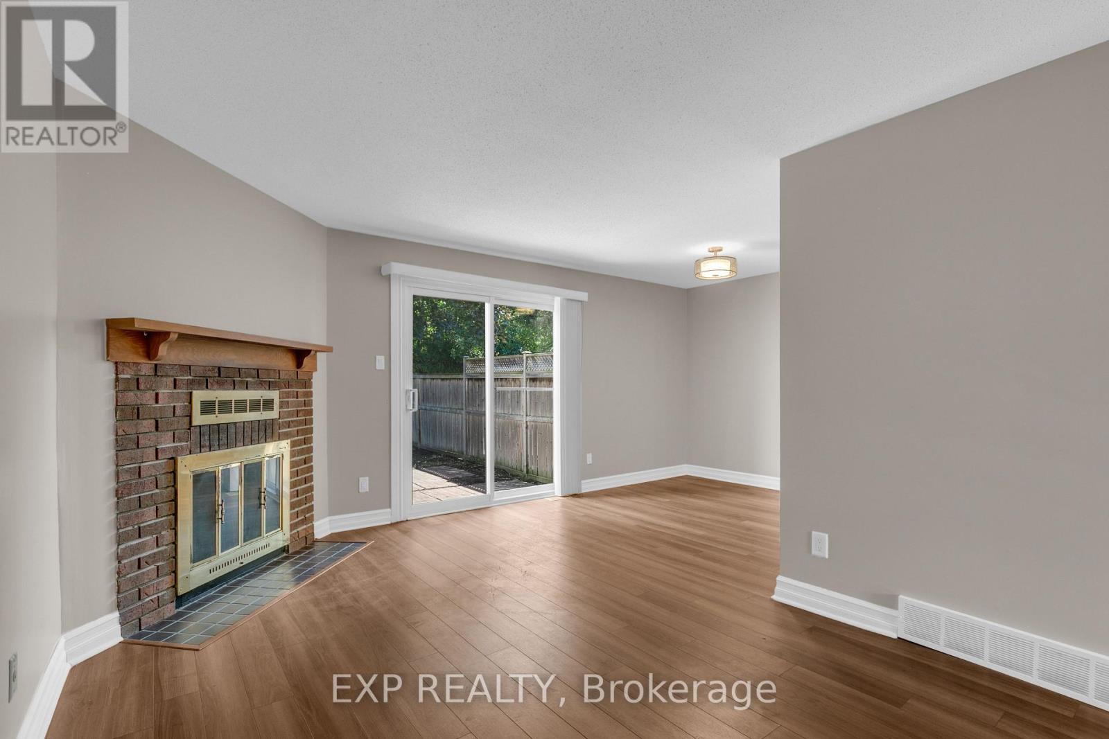 7 Sundback Lane, Ottawa, Ontario  K2L 2W9 - Photo 8 - X13672068