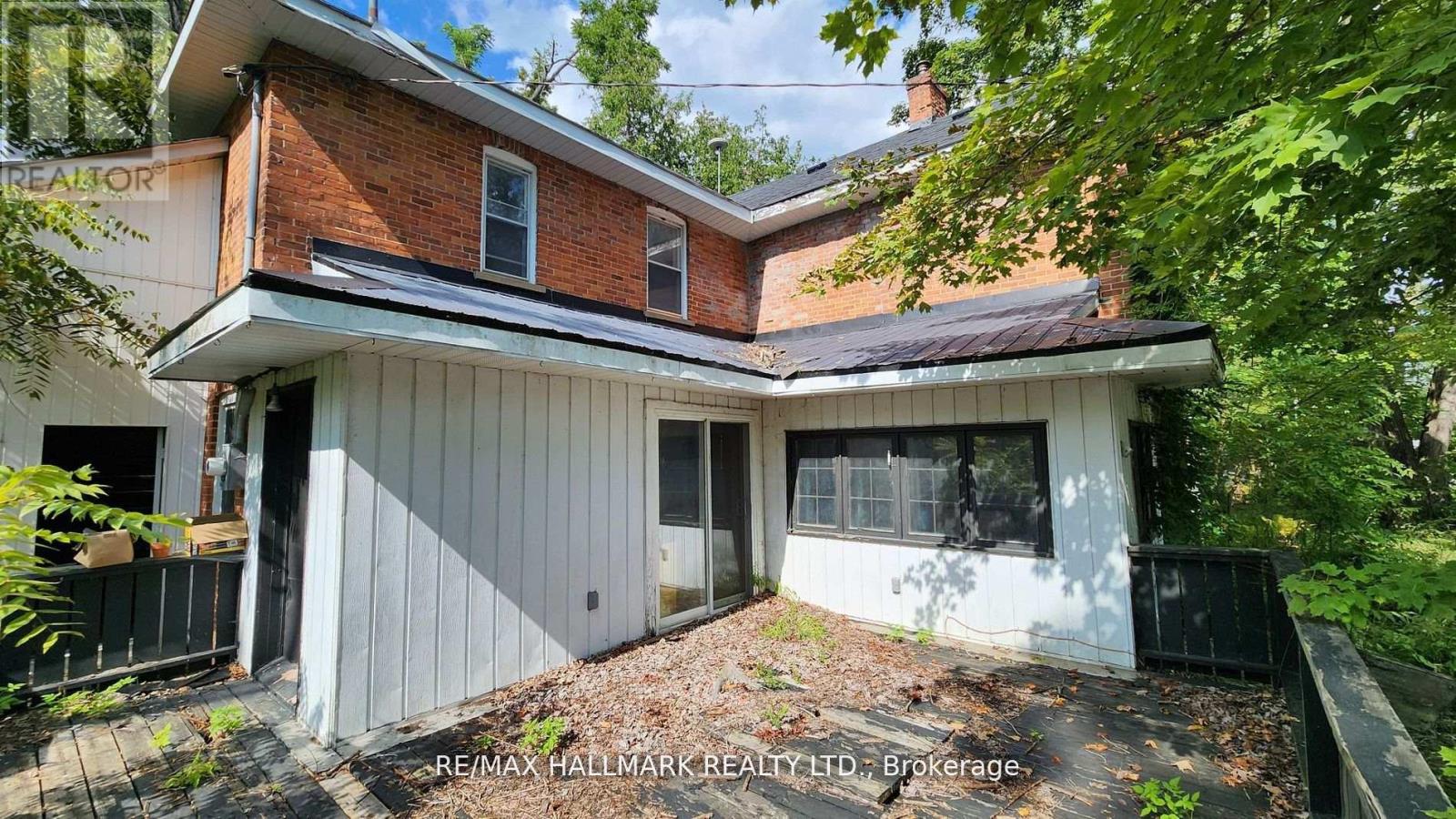 26 Lakeshore Road W, Oro-Medonte, Ontario  L0L 2E0 - Photo 4 - S13672062